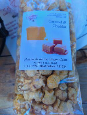 Cheddar & caramel popcorn