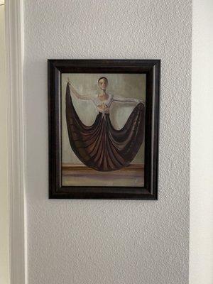 Perfect frame for both the painting and the decor.