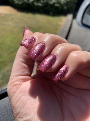 Sparkly pink nails