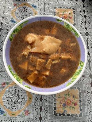 Menudo con pata