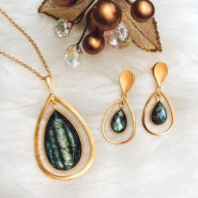 Labradorite necklace and earrings.