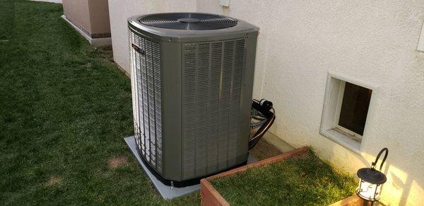 Install in Redlands of a Trane XV18 condenser