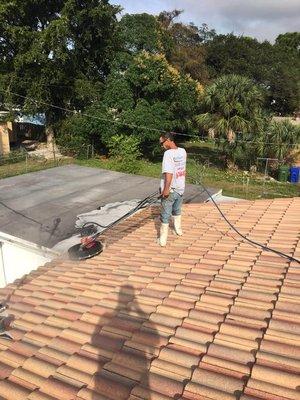 Roofing Pressure Cleaning