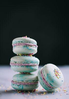 Seasonal Flavor: Unicorn Macarons (Cake Batter)