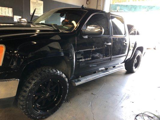 Off-road wheels package and window tint