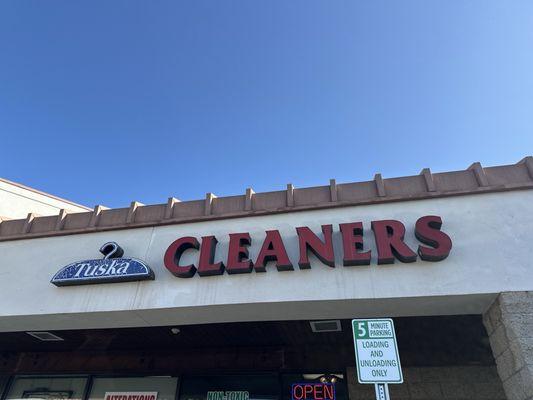 Wow!  Tuska cleaners is the number one place for all of your dry cleaning needs.