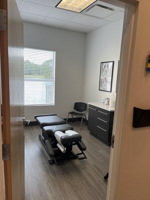 Patient rooms with relaxing lake views.