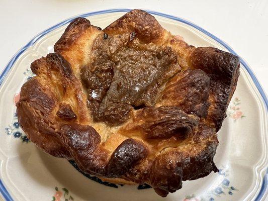 Apple Kouign Amann (slightly burned, not flaky, and no  actual apple filling/chunks)