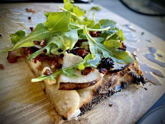 Pear, Arugula, and Goat Cheese add Bacon