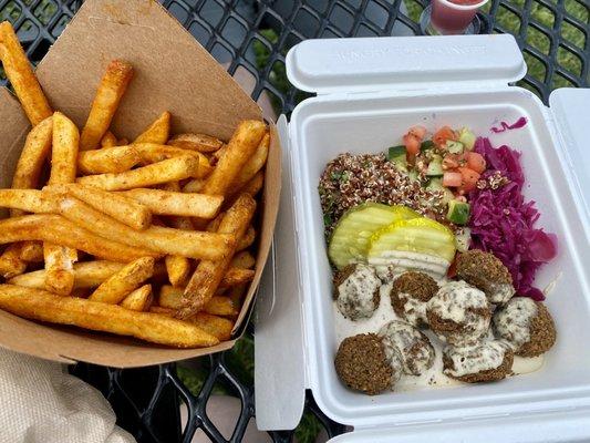 Shawarma fries and the Mafia Bowl- super fresh and flavorful. Worth the wait time!