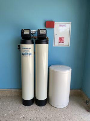 1.5 cu ft. 
Water Softener & Backwashing Carbon with a Brine Tank