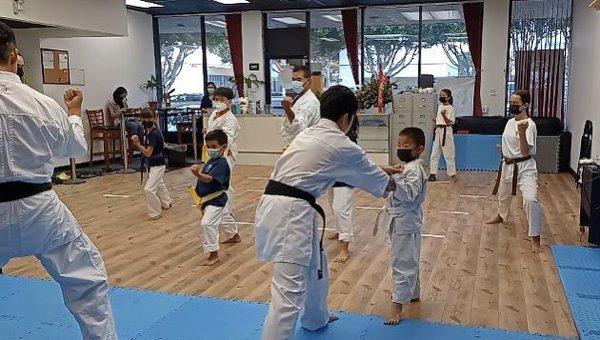 Beginner class in Whittier dojo