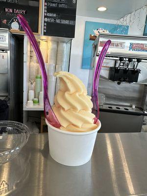 Nondairy Mango yogurt in a kid's cup ($5). Also note that cute penguin drawing on the chalkboard under the words "non dairy"..so cute!