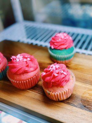 Cotton candy cupcakes