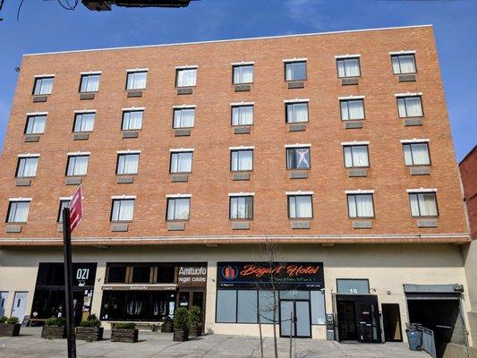 Exterior of Bogart hotel facing Bogart St.