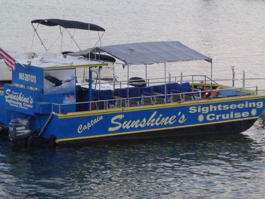 The "Sunshine" awaits guests while Captain Billy Inman welcomes guests.