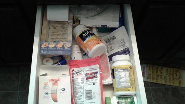 Bathroom Drawer Before 1