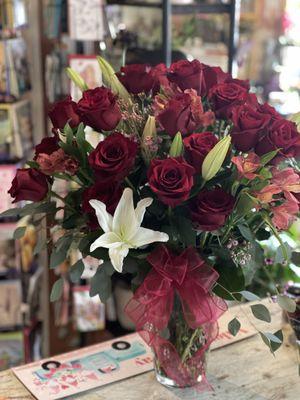 2 dozen stunning roses with mixed flowers