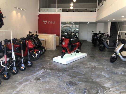 Electric kick scooters, mopeds and motor scooters are now available in Honolulu.