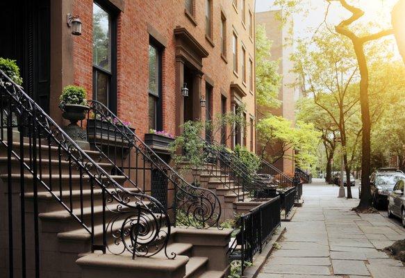 Our neighbors are staying fit jogging along the Brooklyn Bridge Park waterfront and Promenade.  We clean and keep their homes healthy!