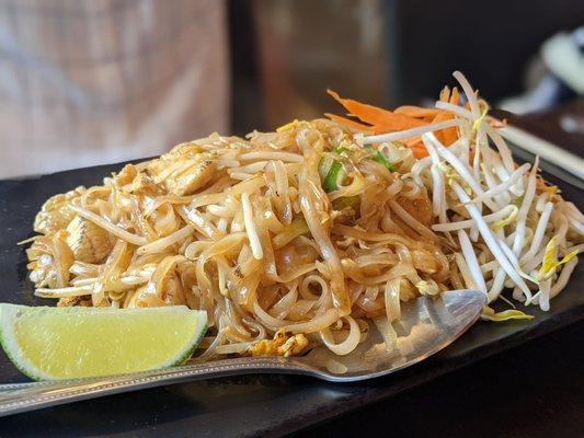 Chicken pad thai