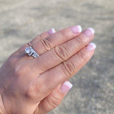 DEE, did this beautiful pink and white French manicure!