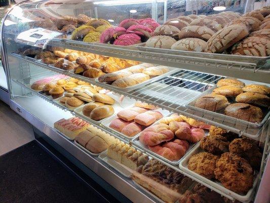 I liked this bakery so much I came several days in a row! Lots of lovely baked breads