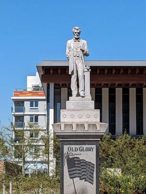 Statue at Lincoln Park