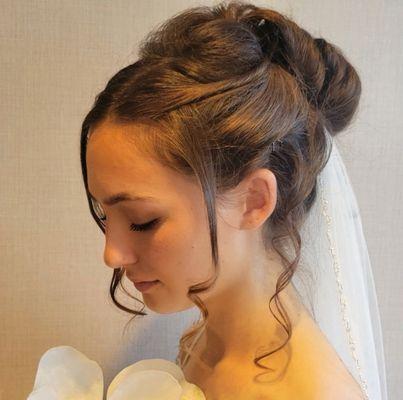 Elegant Bridal Updo for Your Special Day