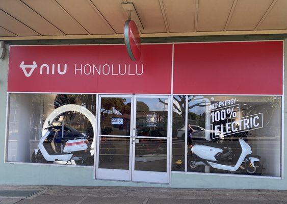 Niu Honolulu is Hawaii's first 100% electric mopeds, scooter and bike shop. Please come on down for a test ride!