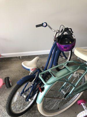 New blue bike for my 7 year old. She loves it.