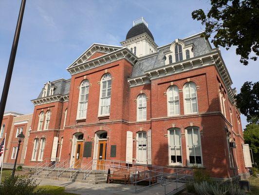 Pike County Courthouse, Milford