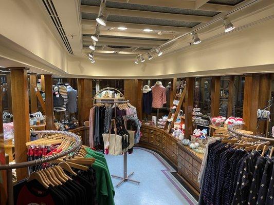 Centerline Boutique is located on the Promenade Deck in the Main Hall.