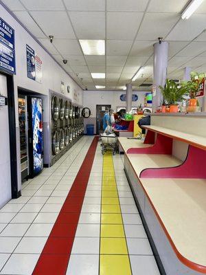 Spacious laundromat