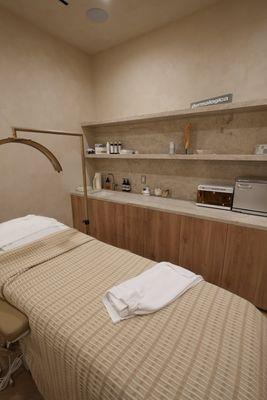 Facial treatment room