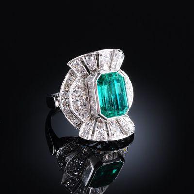 Vintage 18k White Gold Diamond Colombian Green Emerald Ring