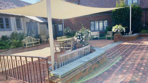 Inner courtyard with benches and shade