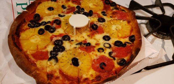 10 inch pep, olives pineapple