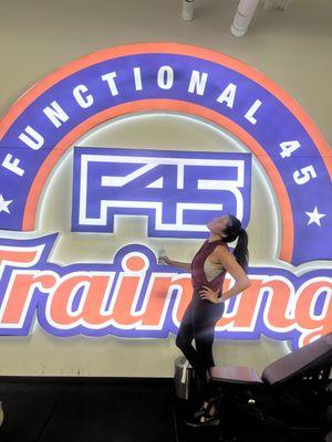 Survived my FIRST everrr F45 training! Had no idea what to expect but loved it! Got a great sweat on!