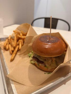 K-Pop Burger, House Fries