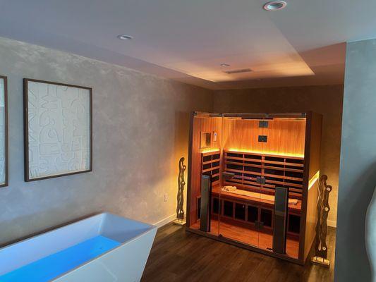 Wellness suite 
Infrared sauna 
Cold plunge 
Shower 
Private room rental