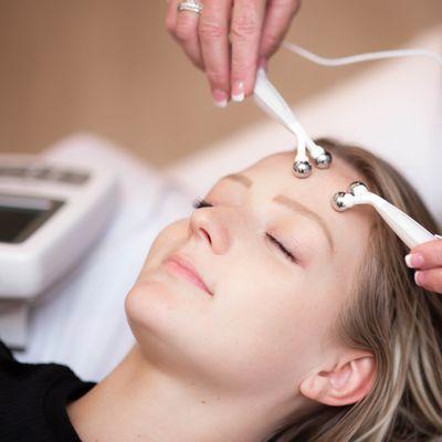 Microcurrent harnesses the magic of low-level electrical currents to gently stimulate facial muscles.