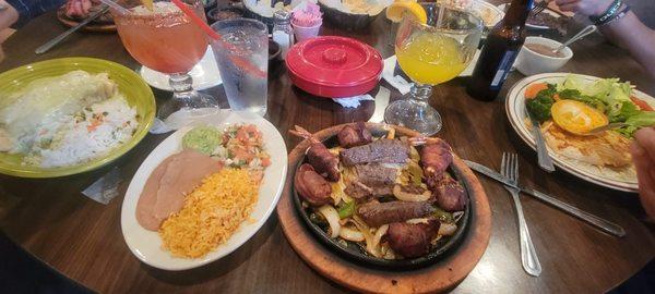 Fajitas Del Mar in the center