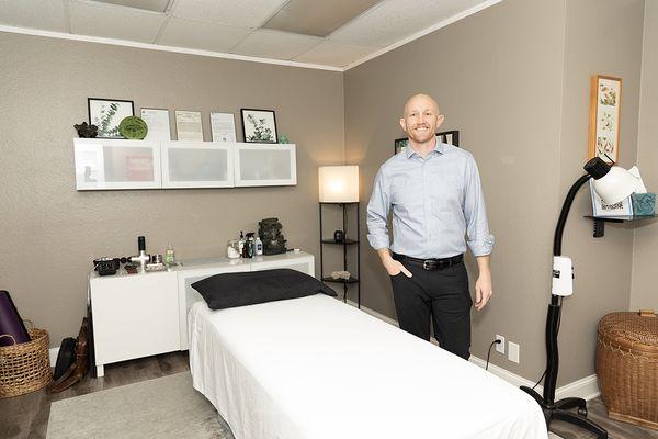 Peter's Chiropractic- 0ffice- Will-Acupuncturist