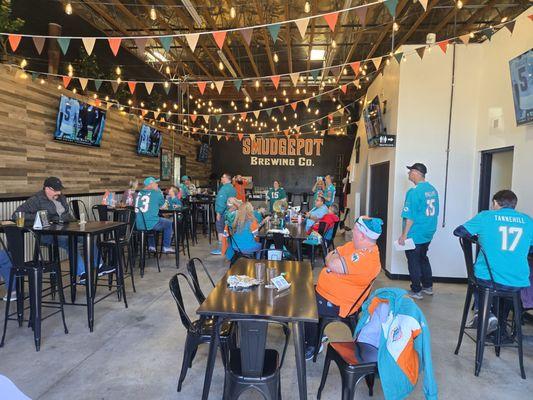 Miami Dolphin So Cal Phins up!