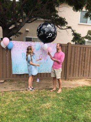 Gender reveal baloon