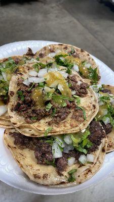 Tacos de labio (lip) and carne asada