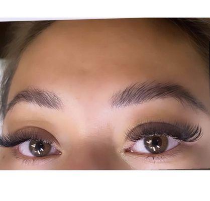 Cat Eye Lashes Extensions- 1 month rentention