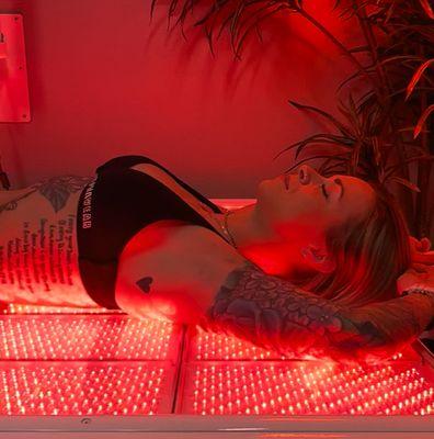 LightStim LED Bed at Deep Wave is provides the best red light therapy in San Diego providing everything from skin rejuvenation to healin