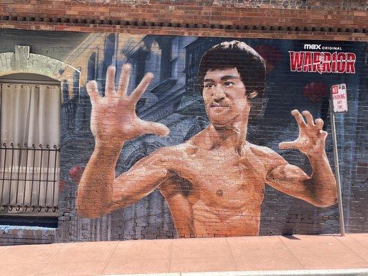 New Bruce Lee mural in alley next to museum